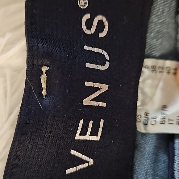 Venus Scrunch Jeans - Picture 3 of 3